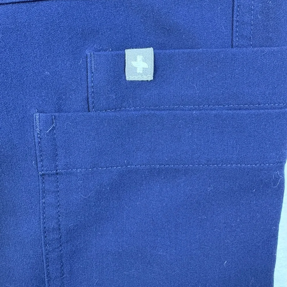 Figs Men’s Navy Cairo Cargo Zip Fly Scrub Pants | Size M